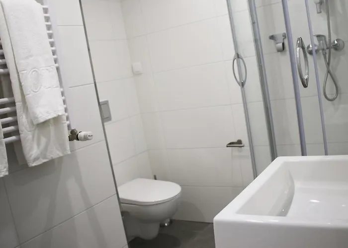 Отель Lemon Plaza Познань