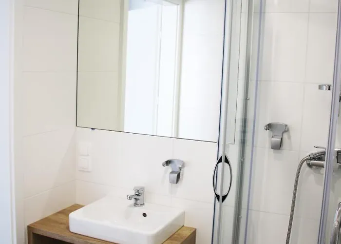 Lemon Plaza 3* Познань