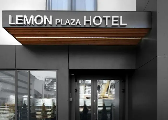 Lemon Plaza 3* Познань