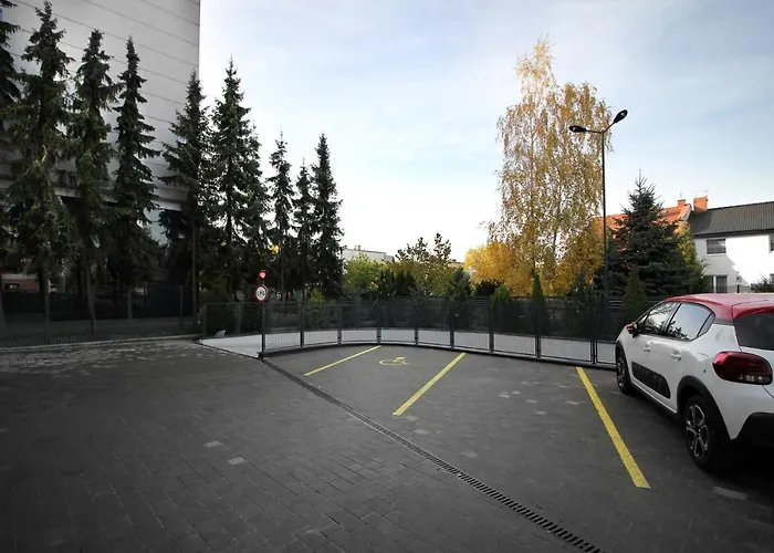 Lemon Plaza Отель Познань