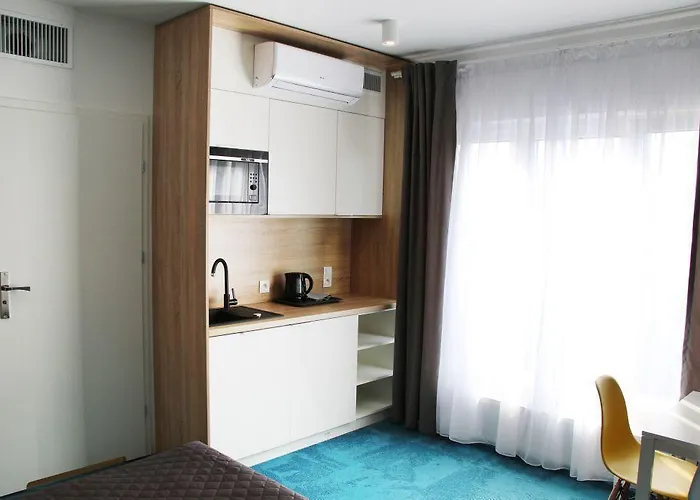 Отель Lemon Plaza Познань